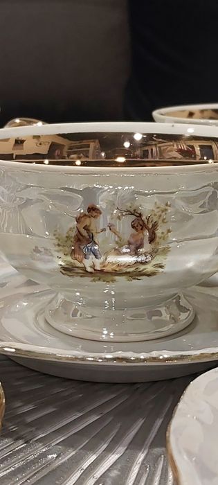 Filiżanki złocone-porcelana