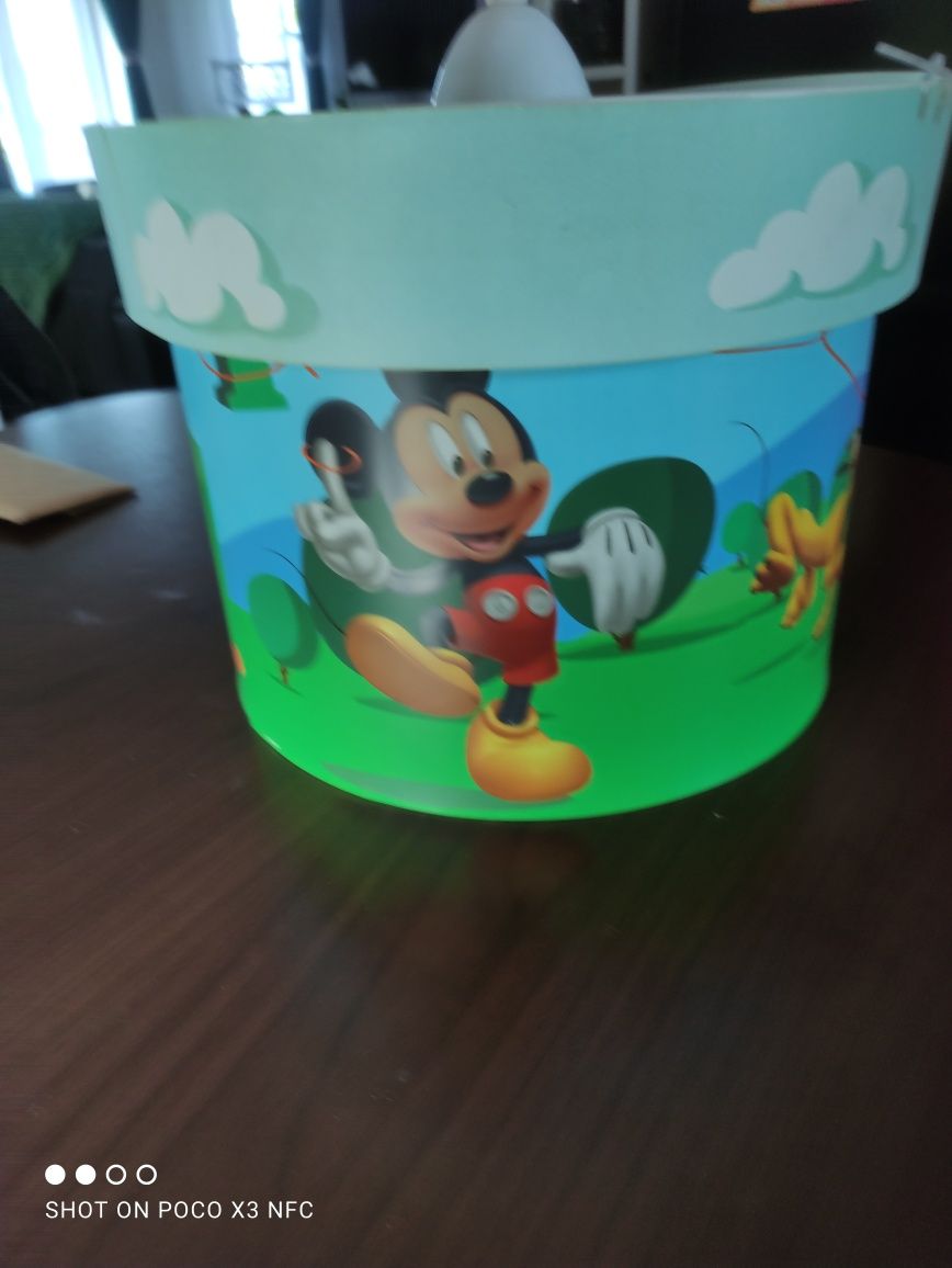 Lampa do pokoju dziecięcego