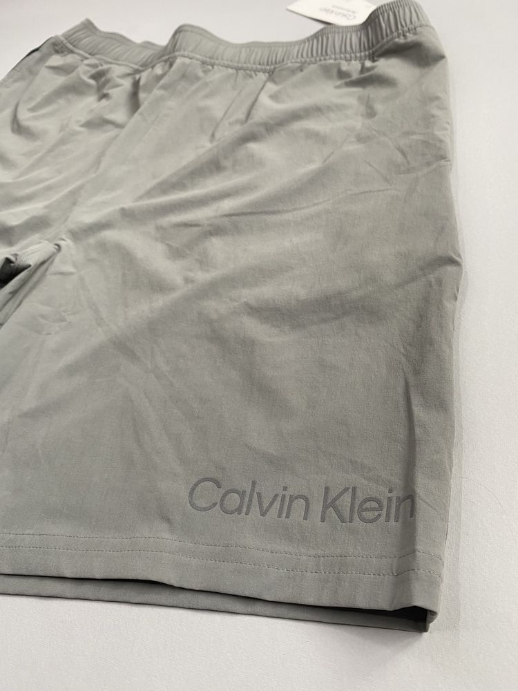 Спортивные шорты Calvin Klein