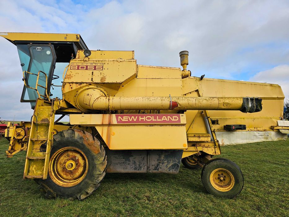 Kombajn New Holland 8055