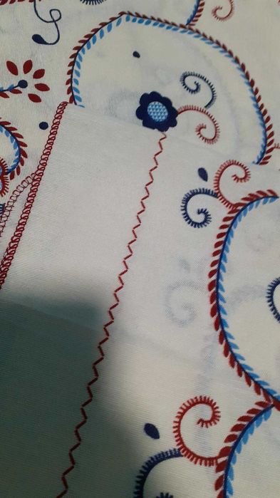 Toalha de mesa 132x180 NOVO