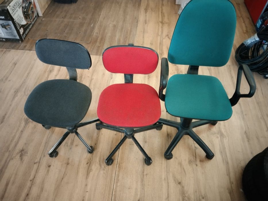 Крісло комп'ютерне стілець м'яке з регульованою висотою