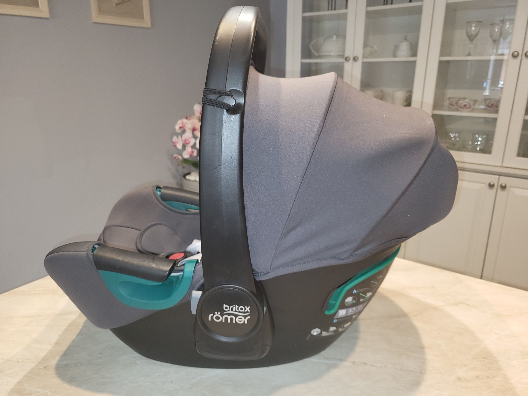 Fotelik britax rőmer Baby-Safe 3 i-Size + karuzela i nosidełko Kutnik