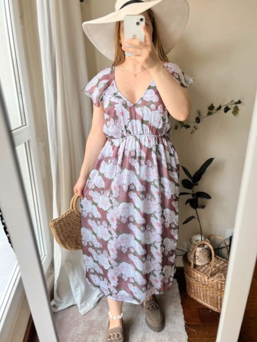 Długa maxi sukienka w kwiaty odkryte plecy z falbanami do kostek na-kd