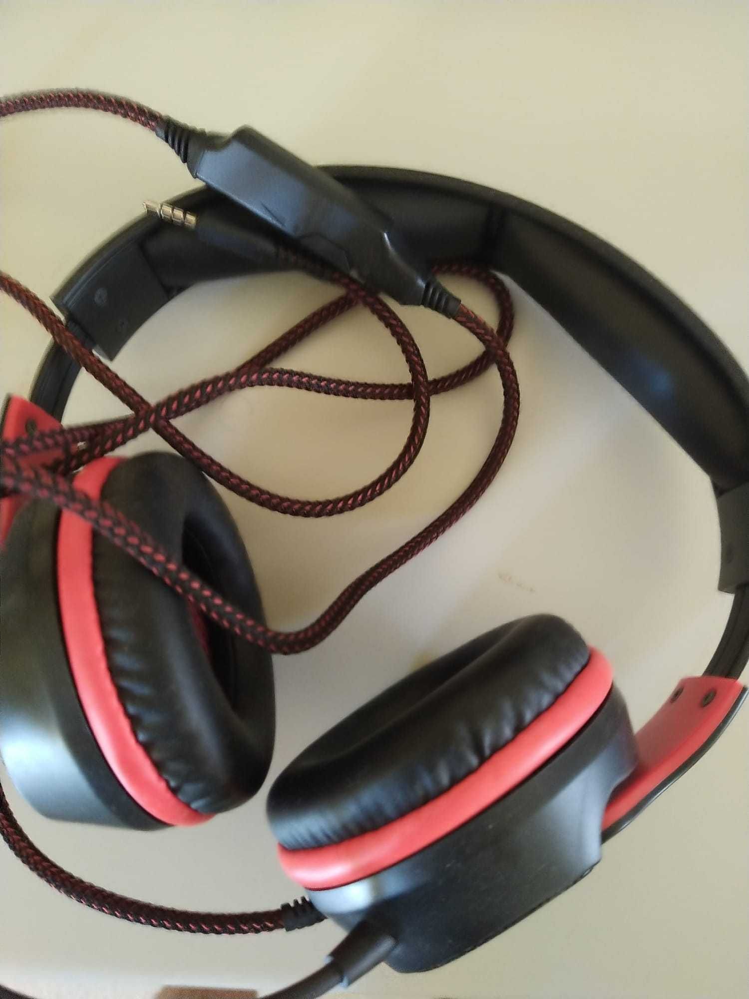fones gaming em estado preservado