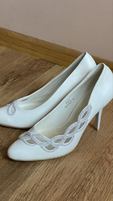 Туфлі ( весільні)