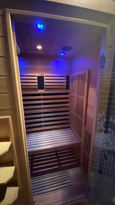 Sauna portátil c/ LEDs, rádio CD e controlo de temperatura