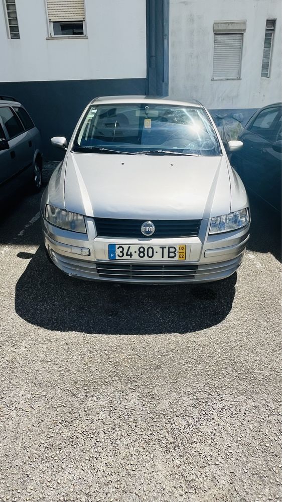 Fiat stilo, ano 2002.