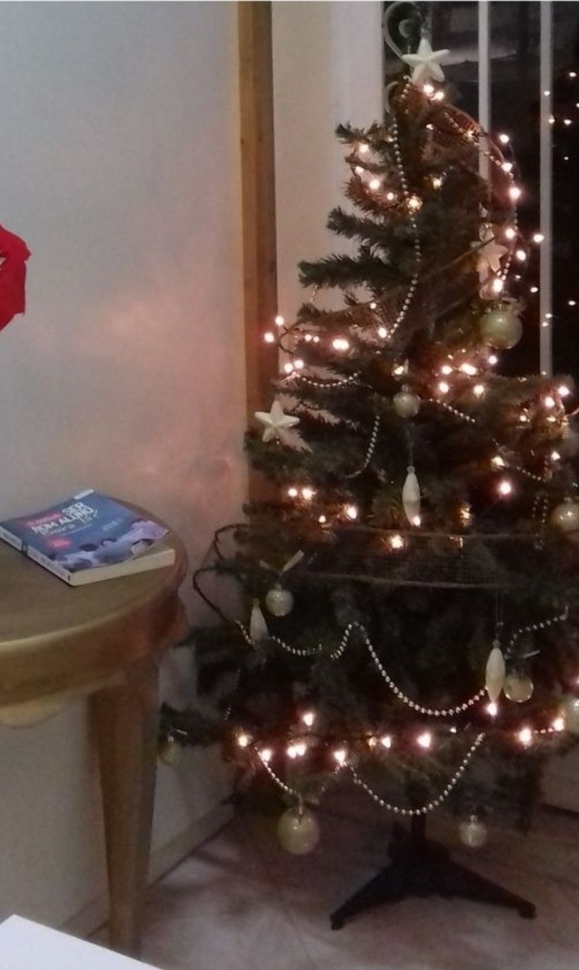 Árvore de Natal com decorações