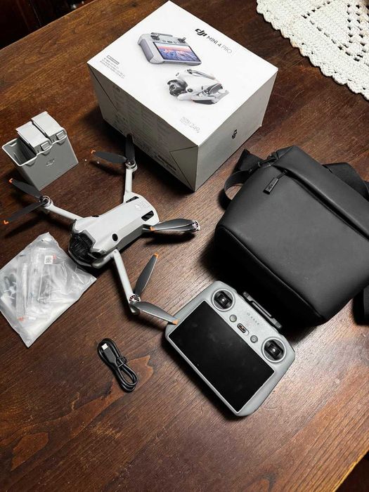 DJI Mini 4 Pro, kit Fly More combo + garantia — como novo!