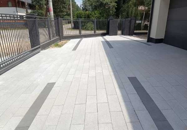 Układanie kostki brukowej – betonowa i granitowa