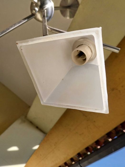 Candeeiro de teto / suspensão com 3 campânulas de vidro, moderno