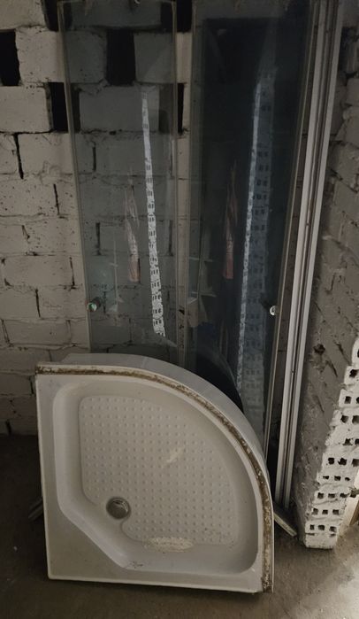 Kabina prysznicowa z brodzikiem i syfonem