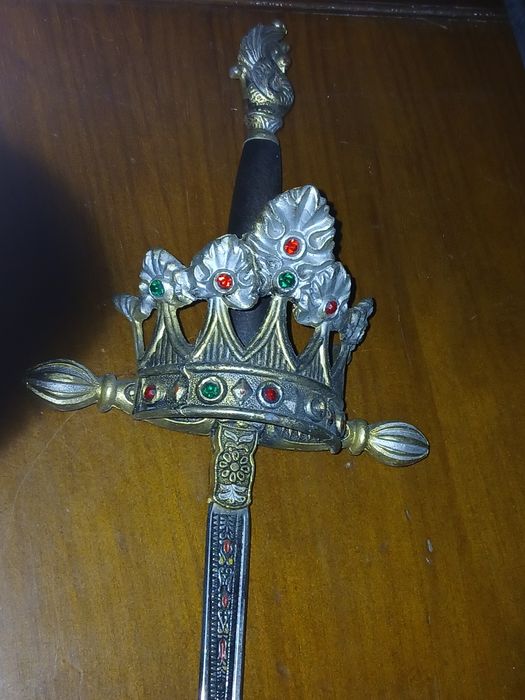 Espada para decorativos por 35 €