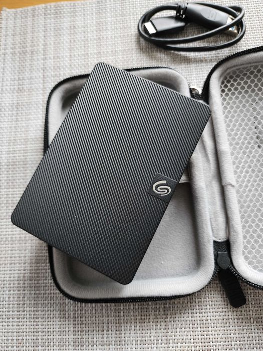 Жорсткий диск Seagate Expansion Portable 5 TB (STKM5000400) NEW