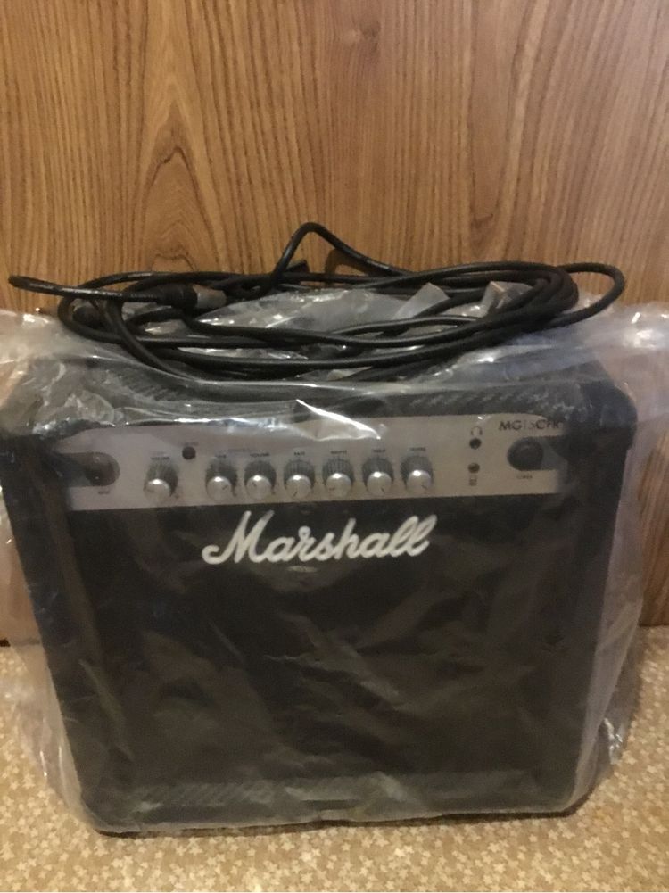 Комбоусилитель для электрогитары Marshall MG 15 CFR.