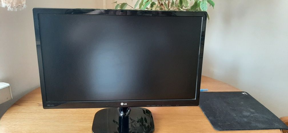 Monitor lg 22 cale