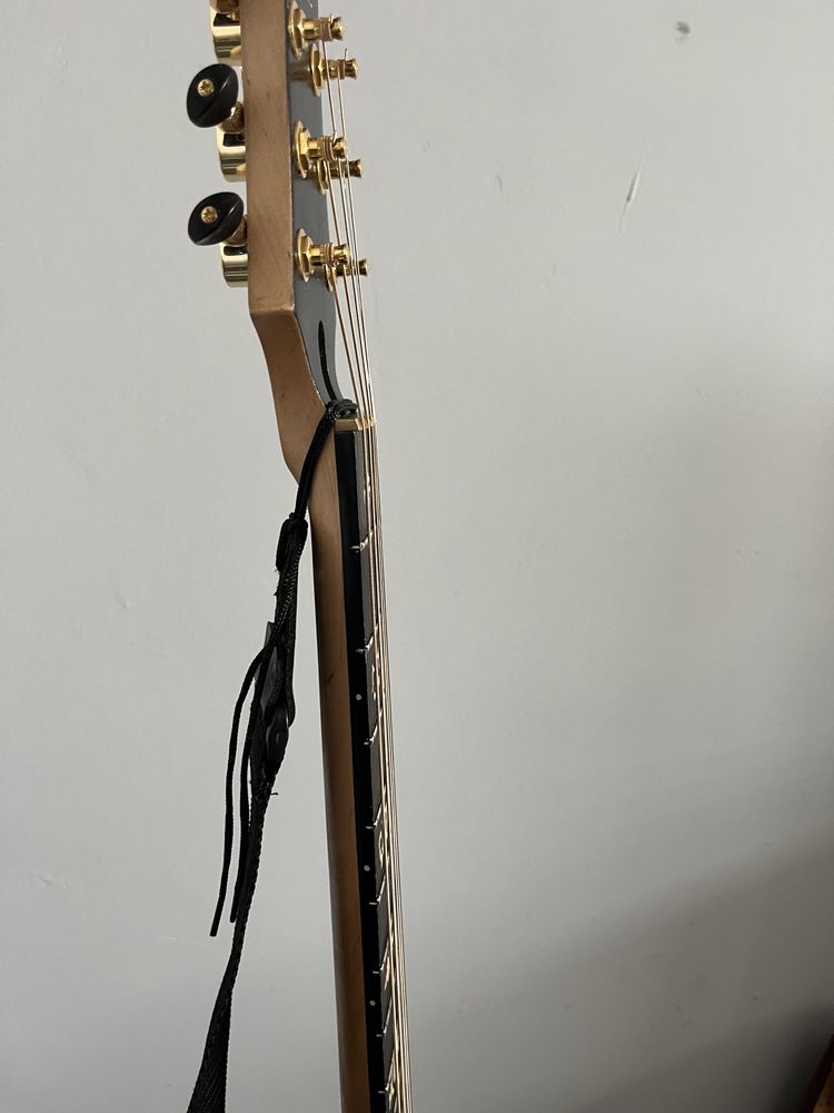 Gitara elektro akustyczna typu acoustasonic strat