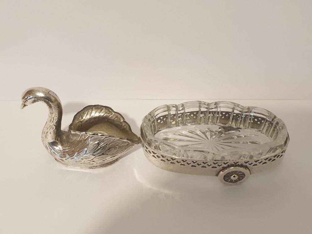 Fantástico antigo saleiro e paliteiro cisne com banho em prata