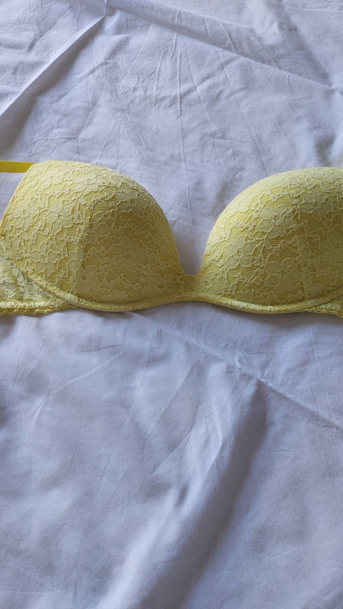 Sutiã amarelo da Tezenis