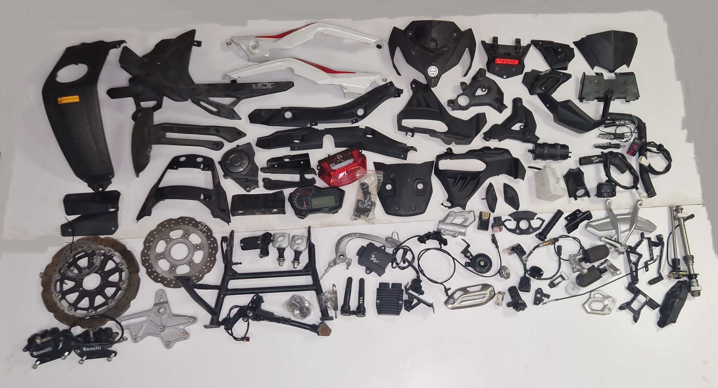 Benelli TRK 502 tarcza zacisk stopka nóżka moduł stacyjka mocowanie oś