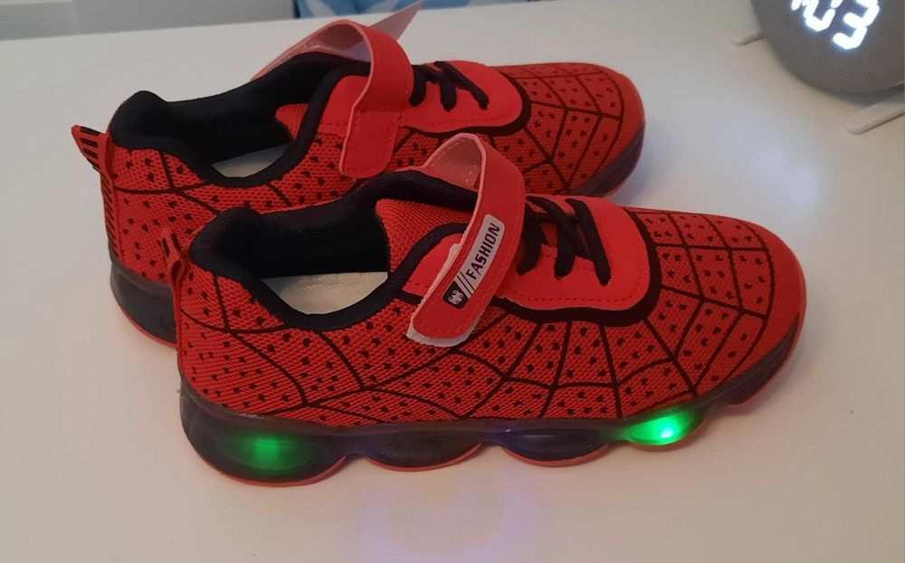 Buty chłopięce nowe