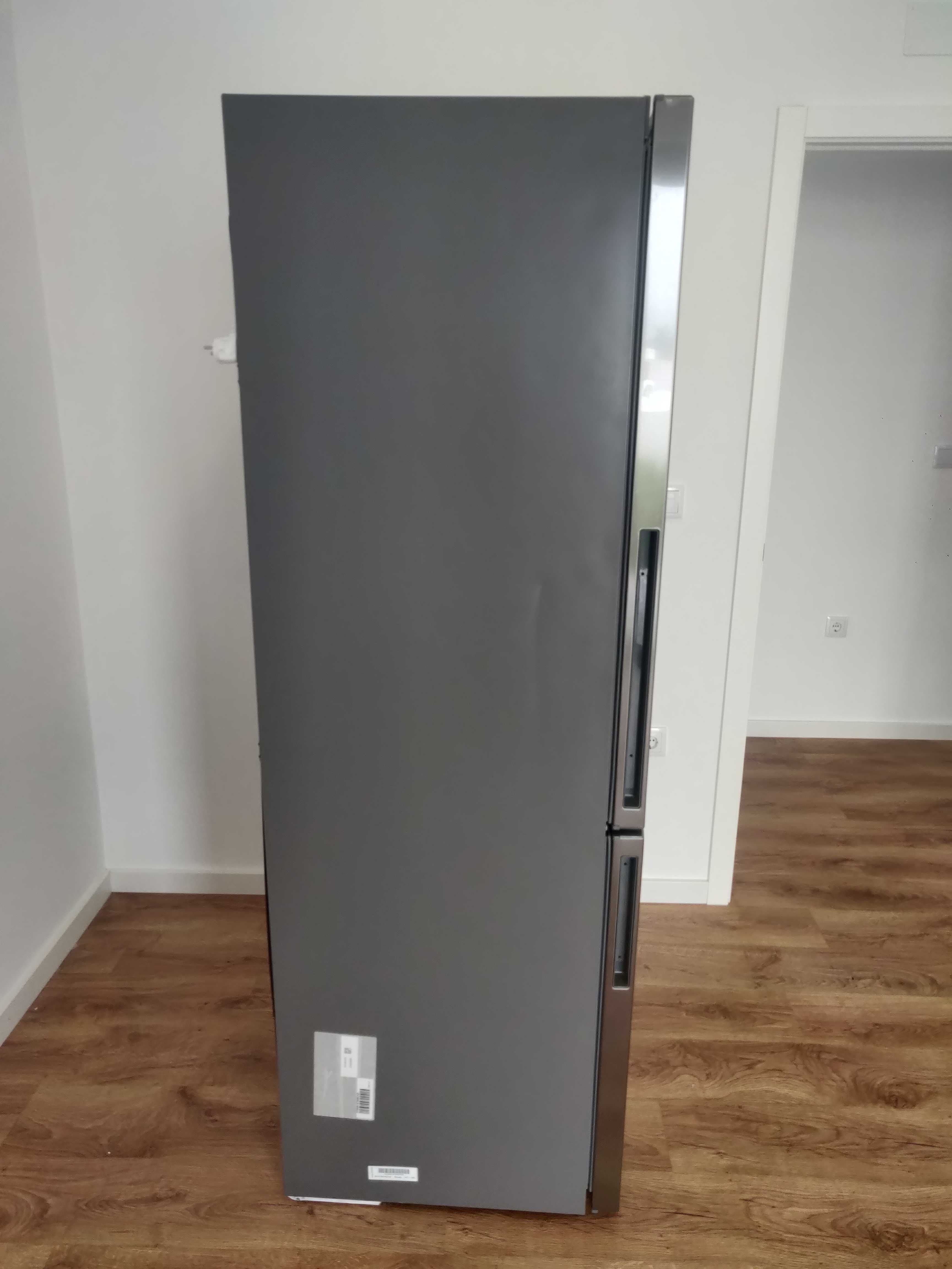 Frigorífico Combinado Bosch 308L - NOVO