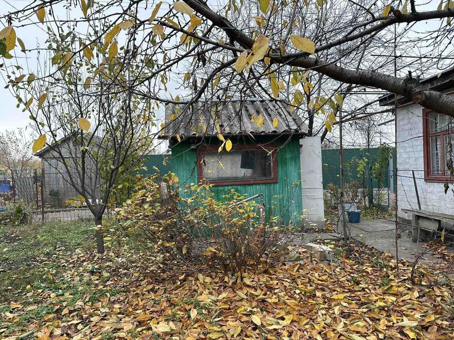 Продається будинок, складається з двох кімнат і кухні.