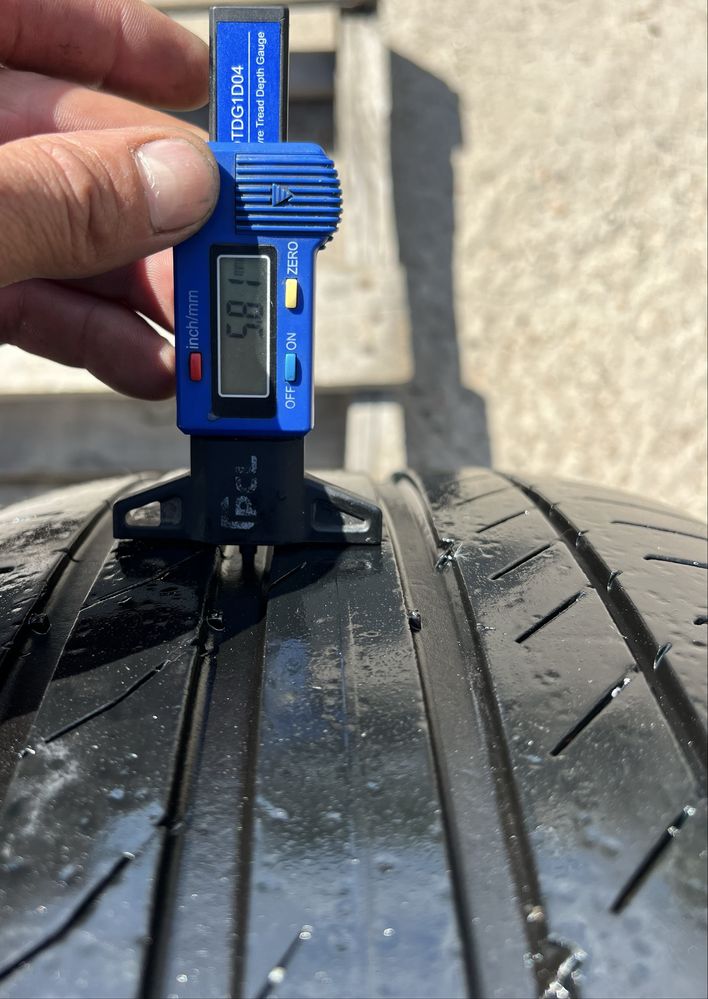 Шины б у 235/50R18 Continental