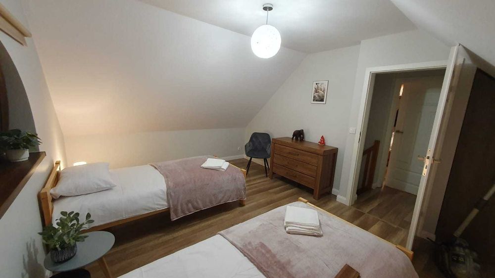 Noclegi domek 6 osobowy. Góry, las, jezioro.