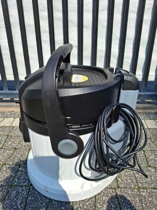 Sprzedam odkurzacz piorący firmy Karcher SE 4 *Szeroka ssawka* NOWY