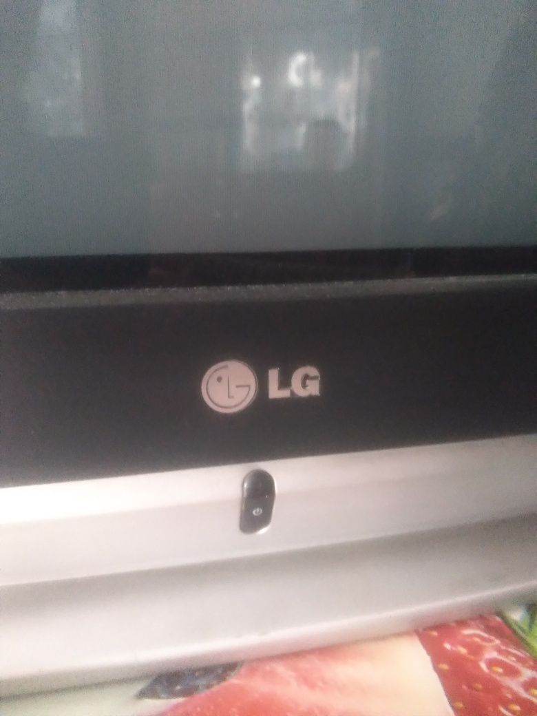 Телевизор     LG