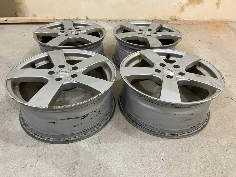 Диски R17 Dezent (5x115)