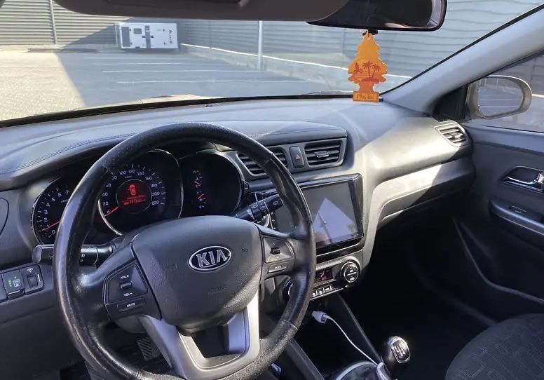 Продам kia rio 2013 рік