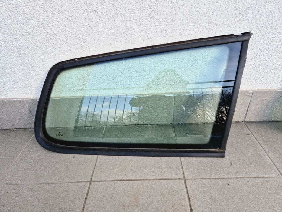 SZYBA BOCZNA TYŁ TYLNA PRAWA W KAROSERIE / KAROSERYJNA VW PASSAT B6 KOMBI