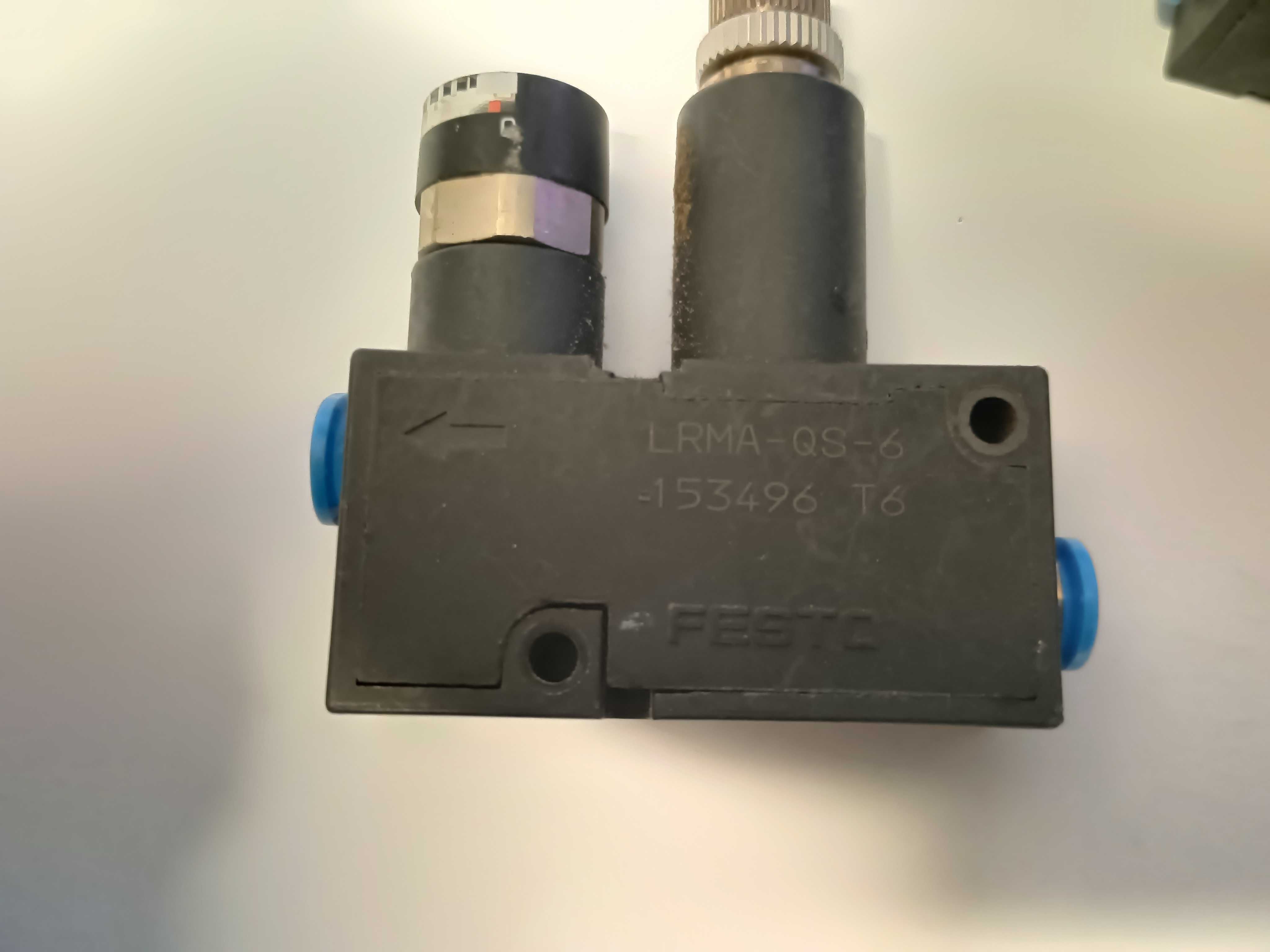 Regulator ciśnienia FESTO LRMA-QS-6 - 7 sztuk