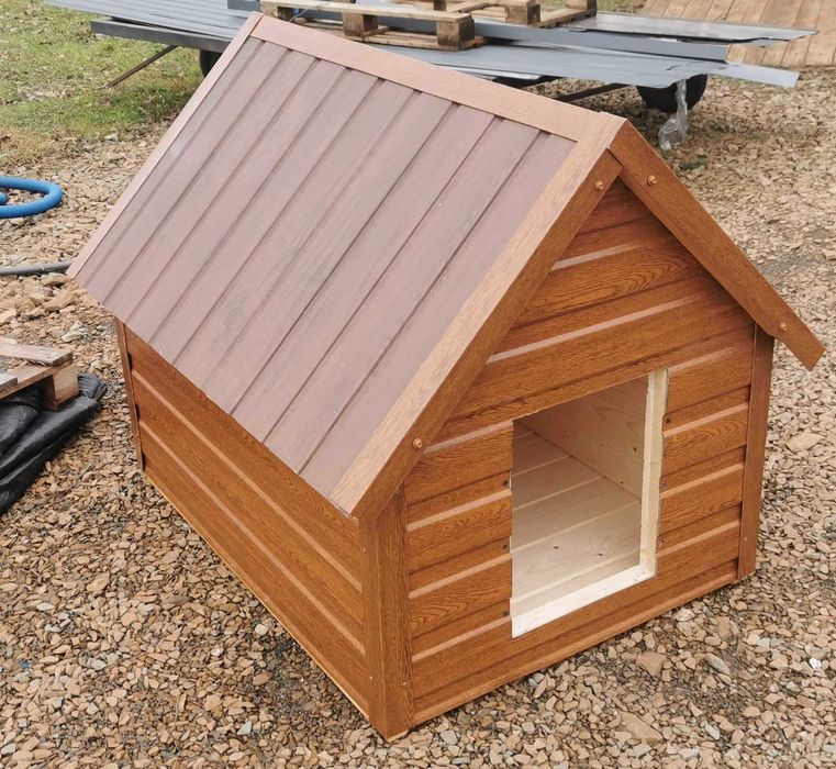 Buda dla psa z blachy lub drewna