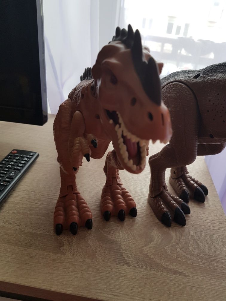 Interaktywny dinozaur T-rex