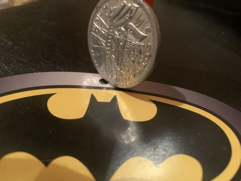 Оригинальная монета  Gothamus ( лицензия от DC 1996 год )