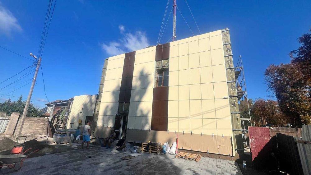 Комерційне приміщення 144 м² — ідеальне під школу, студію або офіс.