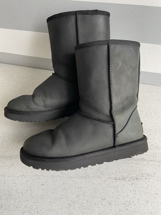 Botki-sniegowce damskie UGG Classic Short Leather