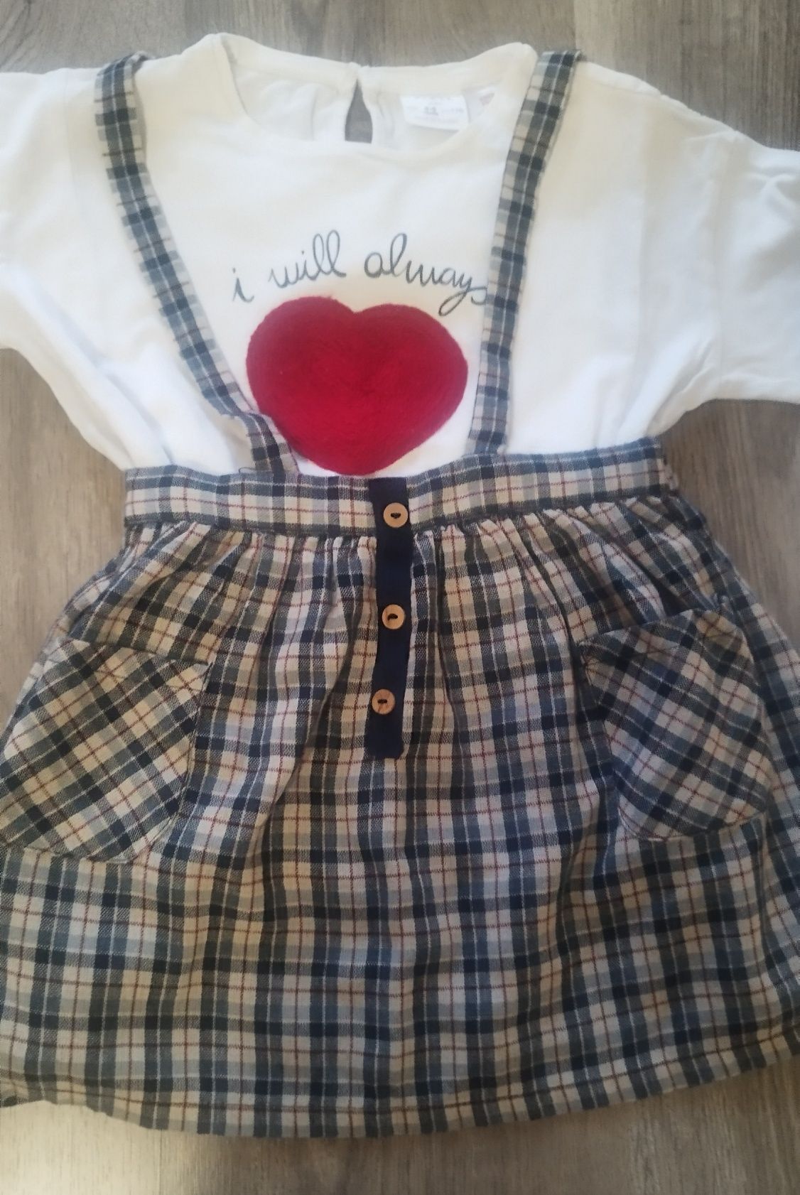 Conjunto: blusa + saia - tam. 4/5 (110 cm)