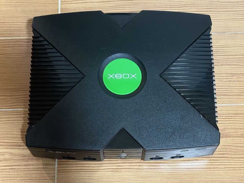 Consola XBOX na caixa original.