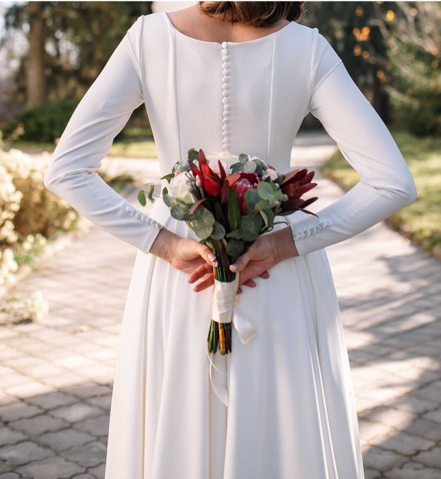 Продам весільну сукню