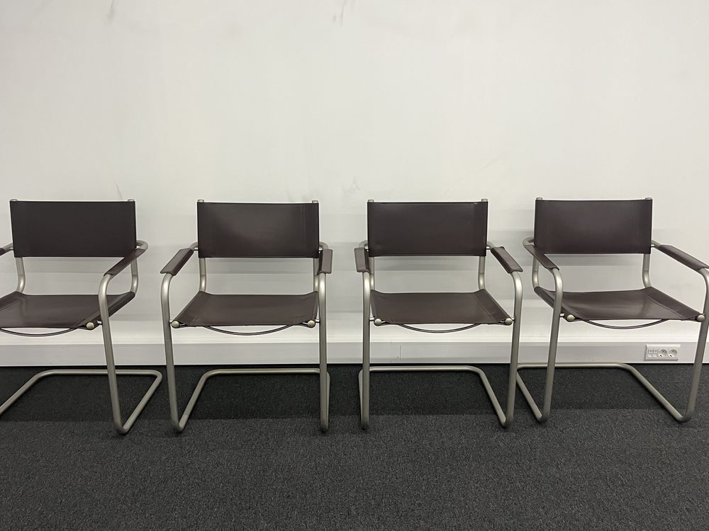 Quatro cadeirad de Design