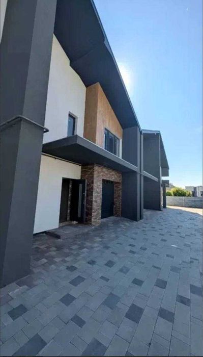 Продається Зданий Будинок/Таунхаус 145 м2 з гаражем у Вовчинцях!!!