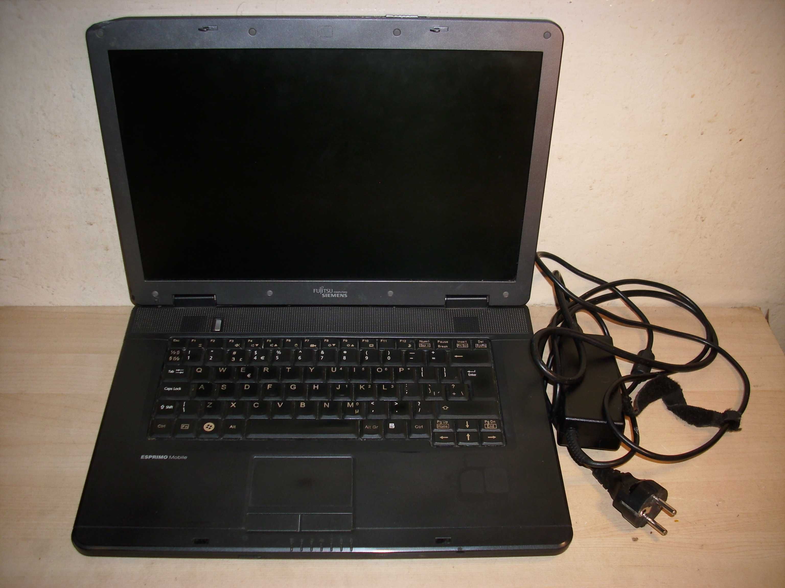 Laptop Fujitsu-Siemens Esprimo Mobile v5505, Core2Duo T5450, 320Gb