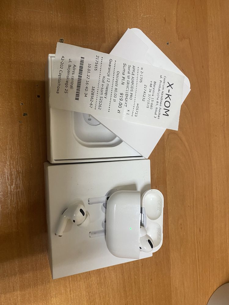 AirPods Pro. Wireless charging Case