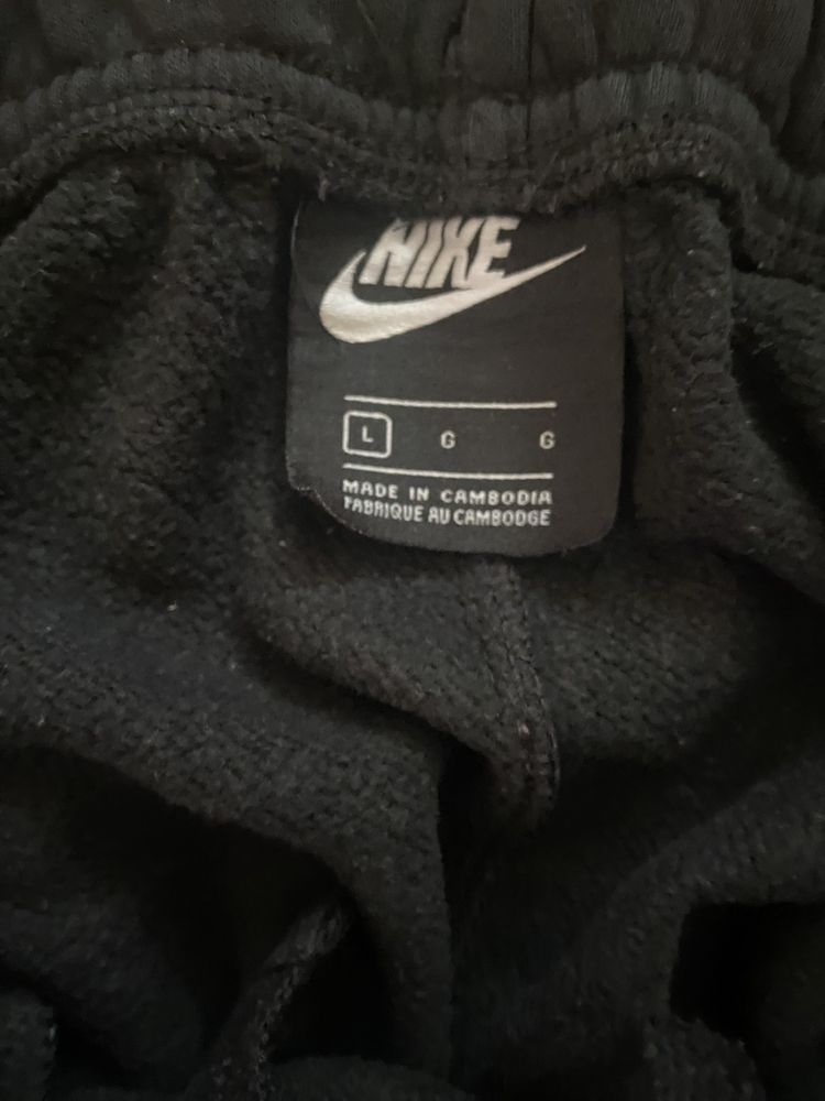 Базові штани Nike