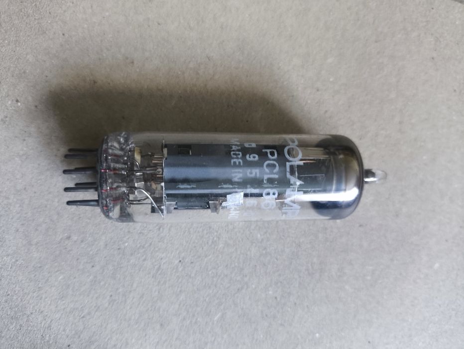 lampy elektronowe POLAMP PFL 200 - 3 szt., PCL 86 - 6 szt.